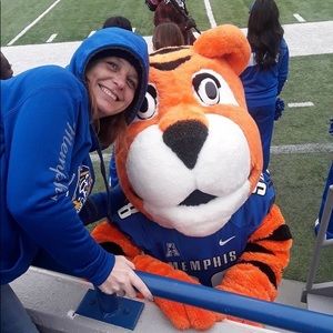 Meet your Posher, Stephani